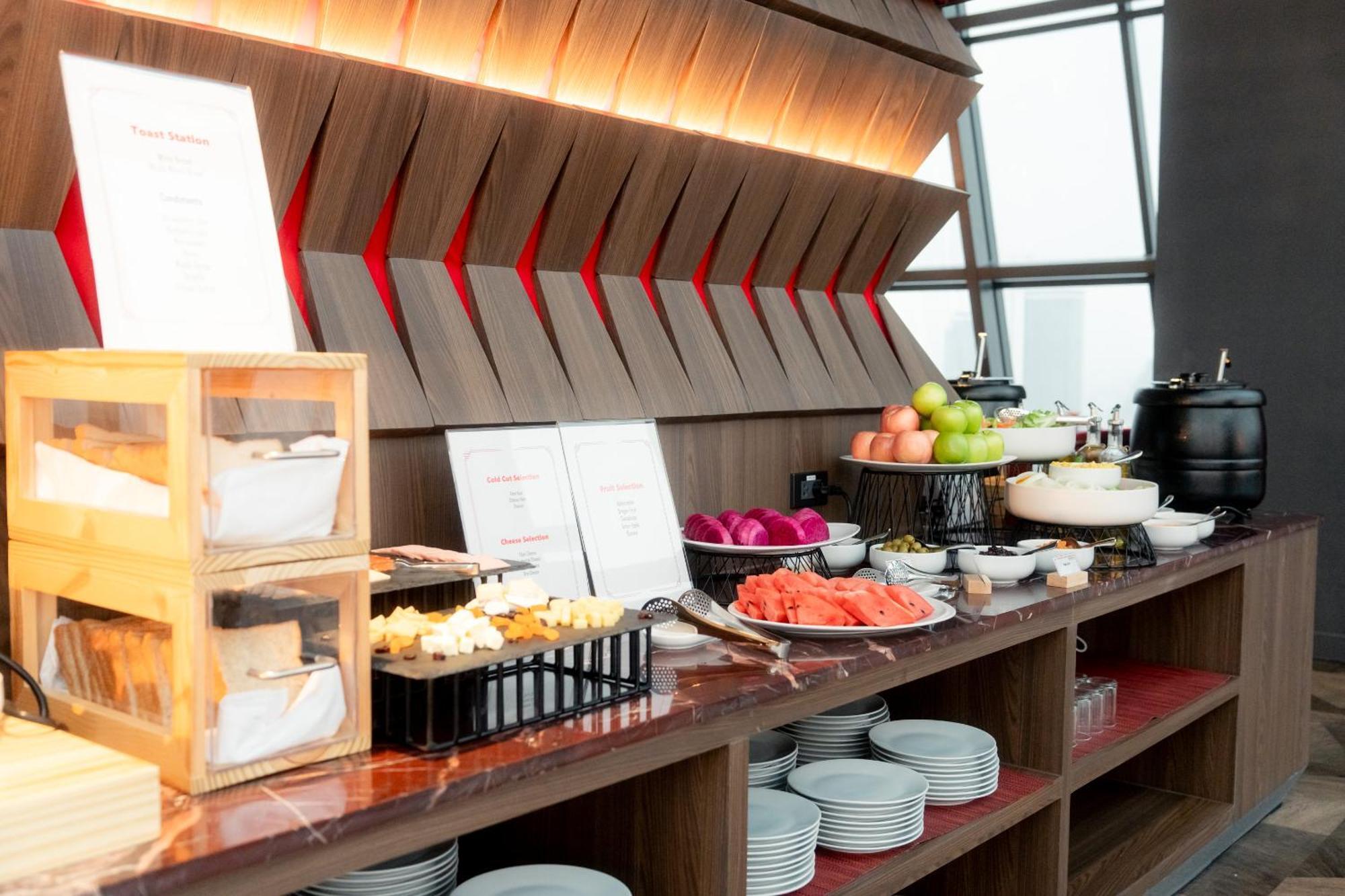 Ascott Embassy Sathorn Bangkok酒店 外观 照片 A buffet at a hotel